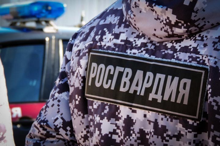 Житель Санкт-Петербурга пробил в Абакане на кассе красную икру по цене капусты
